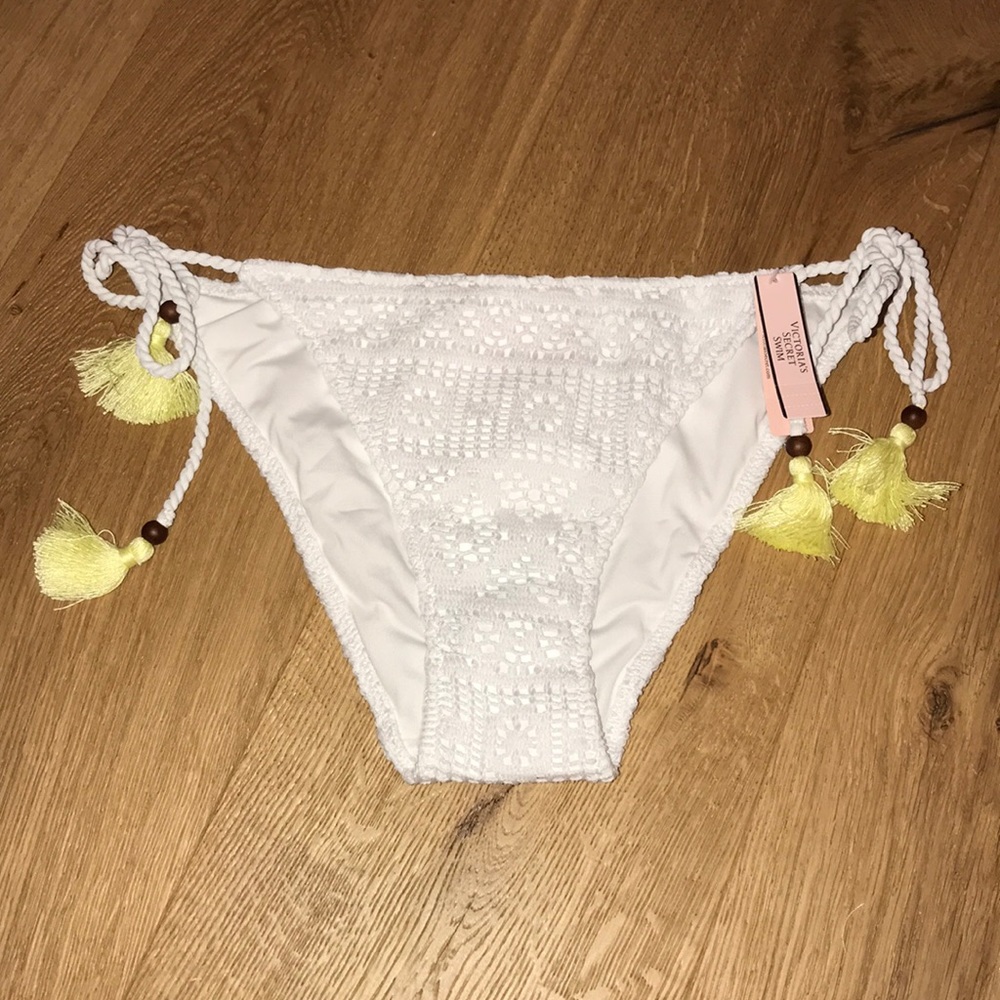 NEW Victoria’s Secret White Lace Bikini Bottom